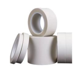 Weißfarbenes 25mm PTFE-Dämmband mit Silikonklebstoff für Temperaturen der Klasse H