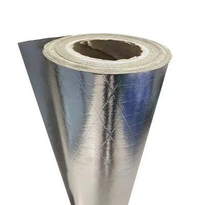 Handelsübliche Folien-Scrim-Kraft-Fassade mit 95 gsm Grundgewicht, 7 um Foliendicke und 60 gms Kraftpapierunterlage
